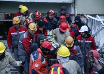 Continúan apareciendo supervivientes seis días después de los sismos que afectaron a Turquía