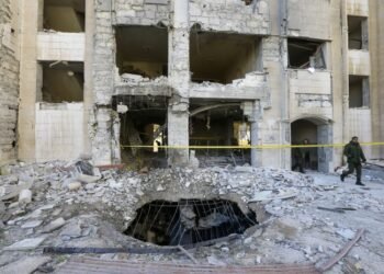 ONG: bombardeo israelí deja 15 muertos en la capital de Siria