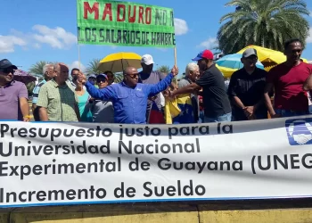 Docentes y profesores universitarios de Guayana se suman al paro nacional para exigir mejores salarios