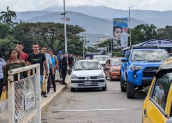 Táchira | Túneles entorpecen la circulación de vehículos por el puente Simón Bolívar