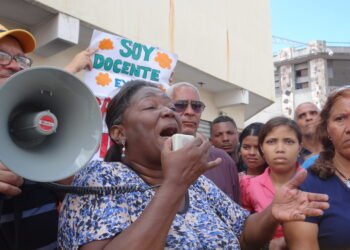 <strong>Protestas de docentes deben evitar la intromisión del liderazgo opositor para no desvirtuarse, alertan analistas </strong>