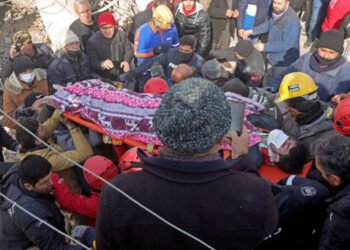 Más de 21.000 fallecidos en los terremotos de Turquía y Siria mientras se sigue rescatando a gente con vida