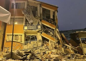 Suman más de 3.400 víctimas fatales tras terremoto de Turquía y Siria