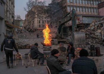 Turquía mantiene dispositivos de rescate solamente en dos provincias