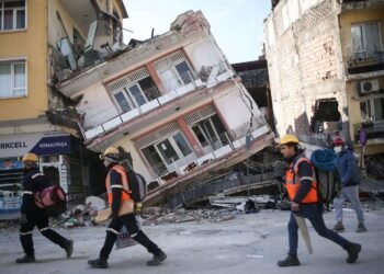 Emiten órdenes de detención en Turquía por negligencia en la construcción de edificios