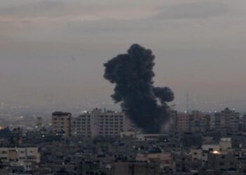 Israel bombardea la Franja de Gaza tras recibir seis cohetes desde el enclave