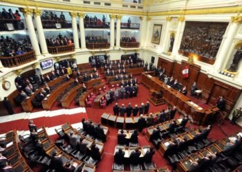 Congreso de Perú cierra las puertas a debatir adelanto de elecciones