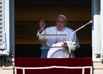 La dimisión de un papa no debe "convertirse en una moda", afirma Francisco