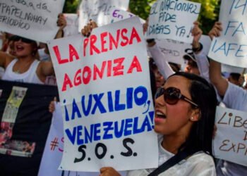 Espacio Público: Cierres de medios de comunicación impresos y audiovisuales han dejado a 20.000 personas sin trabajo