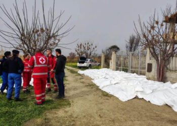 Continúa la búsqueda de migrantes tras el naufragio con 62 muertos frente a las costas italianas
