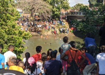 Barceloneses participaron en tradicional "entierro de la sardina" (+Fotos)
