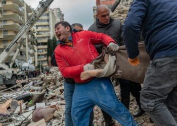 Sube a 44.330 cifra oficial de víctimas mortales en Turquía y Siria