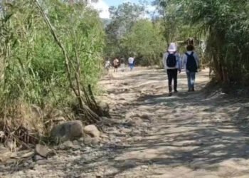 Con menos gente las trochas siguen vigentes