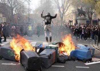 Disturbios en Francia dejaron 457 detenidos y 441 agentes heridos
