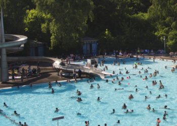 Berlín permitirá a las mujeres ir topless en las piscinas públicas