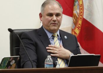 Alcalde de Florida presentó su renuncia tras problemas por distribución de fondos