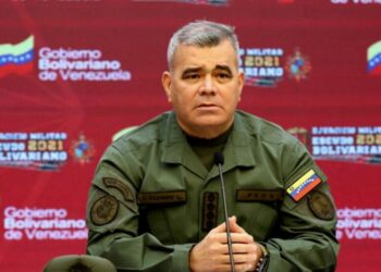 Padrino López luego de desfalco a PDVSA: Maduro está pariendo para pagar los salarios a maestros