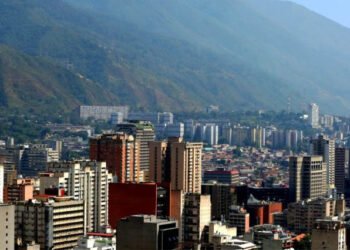 Mercado inmobiliario en el país vuelve a frenarse afectado por la desaceleración económica, inseguridad jurídica y altos costos de trámites
