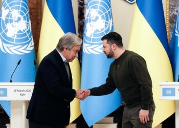 Guterres y Zelenski se reúnen en Kiev para abordar búsqueda de "paz justa"