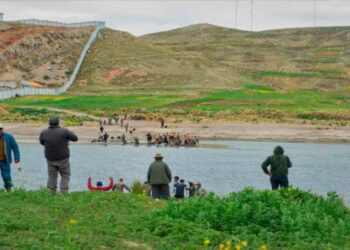 Seis militares mueren ahogados cuando intentaban escapar de manifestantes en Perú