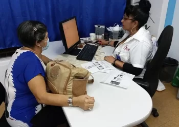 Hospital Clínico de los Trabajadores inicia entrega de tarjeta de registro para agilizar proceso de atención