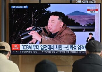 Líder norcoreano Kim dirigió una simulación de "contraataque nuclear"
