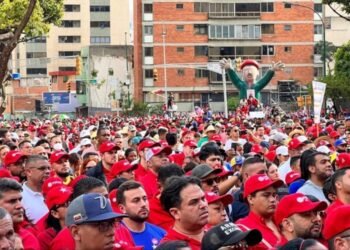 Oficialistas marchan en Caracas para repudiar corrupción en Pdvsa