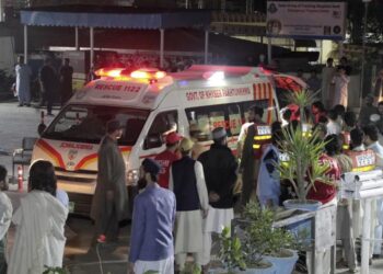 Al menos 11 muertos en Pakistán y Afganistán por sismo de magnitud 6.5