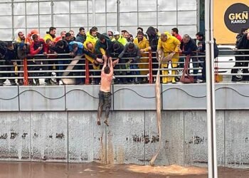 Cinco muertos por inundaciones en Turquía en zonas afectadas por los sismos