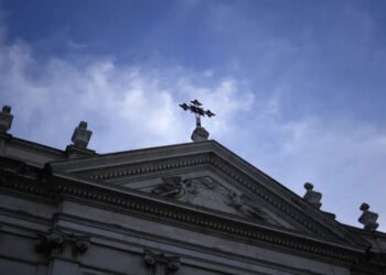 Acusan a 150 sacerdotes de abusar de más de 600 niños en Maryland