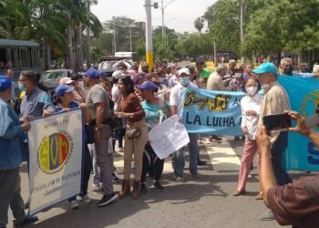 A tres meses de protestas docentes perciben los mismos salarios