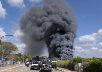 Israel inicia ataques aéreos en Gaza tras cohetes