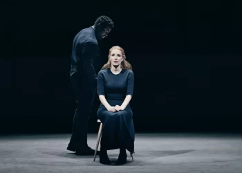 Jessica Chastain vuelve al teatro con "Casa de muñecas"