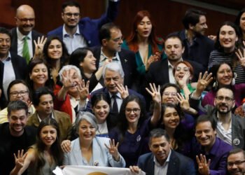 Parlamento de Chile aprueba reducir la jornada laboral a 40 horas semanales