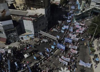 Se registran múltiples protestas en contra de la pobreza en Argentina