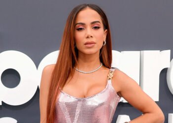 La brasileña Anitta rompe su contrato con Warner después de once años juntos