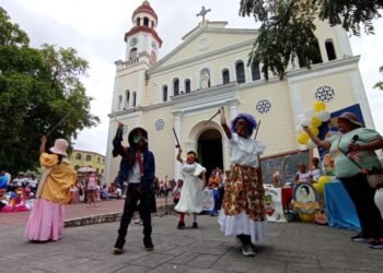 Brigadas escolares de Bermúdez mostraron la riqueza gastronómica y cultural de Venezuela (+Fotos)