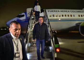 Petro discute sobre la paz en Colombia y Venezuela con legisladores de Estados Unidos