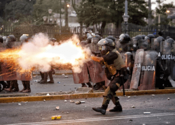 Perú crea un equipo especial de fiscales para investigar muertes en protestas