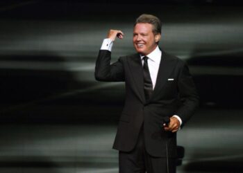 Luis Miguel anuncia gira de 43 conciertos para 2023
