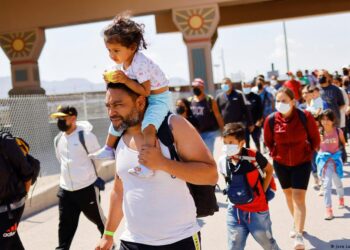 España llega a un acuerdo con EEUU para traer a migrantes desde centros de Latinoamérica