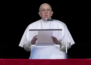 El papa rechaza las “inferencias” contra Juan Pablo II