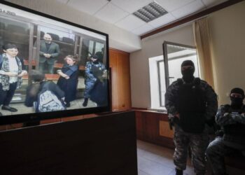 Condenan a 25 años de cárcel por traición al periodista ruso Kara-Murzá