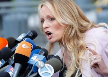 Stormy Daniels deberá pagar honorarios legales a Donald Trump en su demanda por difamación