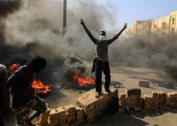 Líder de Ejército de Sudán asegura que "todo está bajo control" ante rebelión