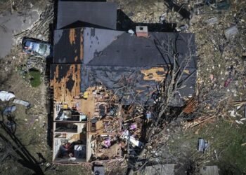 26 muertos a consecuencia de tornados en medio oeste y sur de EE.UU.