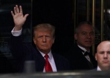 Trump se entrega a la justicia para enfrentar cargos penales