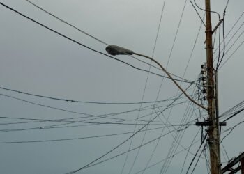 Cortes eléctricos no dan tregua en ocho estados de Venezuela
