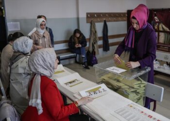 Termina la votación en las elecciones en Turquía con alta participación