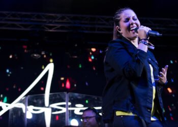 Andrea Tachinamo rinde tributo a nuestros “Orígenes”